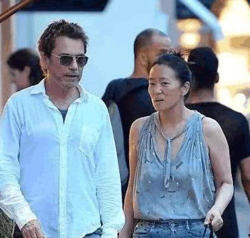 巩俐的法国老公生活照,浪漫异国时光，幸福满满